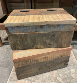 Stoere oud houten  kist