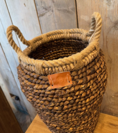 Hoge rotan  mand vaas met handgrepen