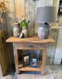 Oud teakhouten sidetable met  lade