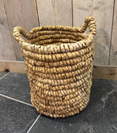 Ronde rieten mand met handgrepen