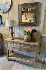 Mooie teakhouten sidetable met leuke lades en onderblad