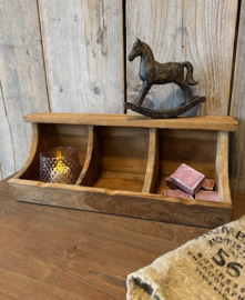 Kleine houten gruttersbak