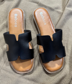 Slippers / Muiltjes  zwart
