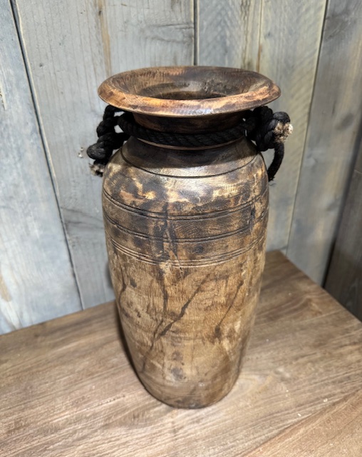 Hoge smalle  nepalese pot met touw
