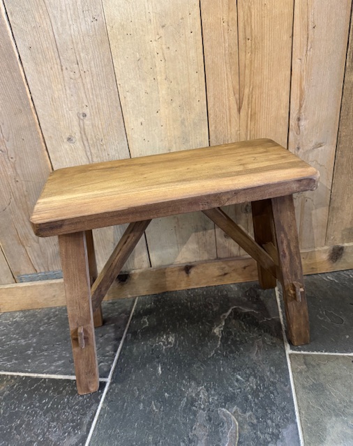Houten bankje / krukje 50 cm