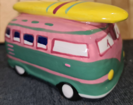 Volkswagen T1 bus spaarpot ongeveer 10 cm met surfplank