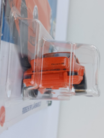 Hot Wheels Porsche 911 Carerra 1 op 64