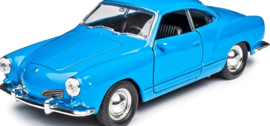 Volkswagen Karmann Gia merk Welly schaal 1 op 34 blauw