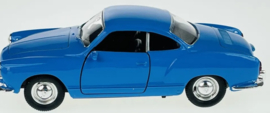 Volkswagen Karmann Gia merk Welly schaal 1 op 34 blauw