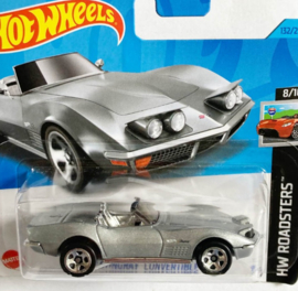 Hot Wheels chevrolet Corvette Stingray Convertible schaal 1 op 64