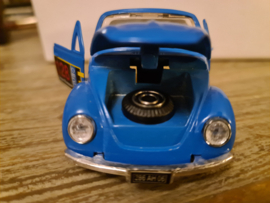 Volkswagen Kever cabrio met friktie motor  schaal 1/32