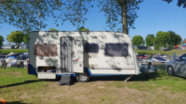 Knaus Blue Line type 450 5 persoons bj 2001 top staat Dorema voortent luifel en uitbouw verkocht