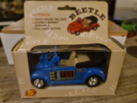 Volkswagen Kever cabrio met friktie motor  schaal 1/32