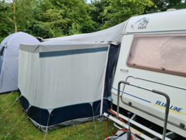 Knaus Blue Line type 450 5 persoons bj 2001 top staat Dorema voortent luifel en uitbouw verkocht