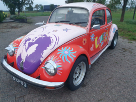 Vrolijke Volkswagen Hippie Kever bj 1975 verkocht