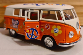 Volkswagen T1 Hippie Bus oranje merk Kinsmart  schaal 1 op 32