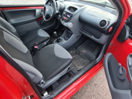 Peugeot 107 1.0L 12V XR bj 31-05-2010 apk 30-06-2023 verkocht