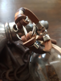 Bruin leren armband met zilverkleurig anker en sluiting