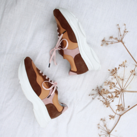 Dacey Chunky sneaker in 'Caramel'