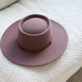 Gaucho hoed in 'Brown Rose'