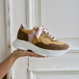 Dacey Chunky sneaker in 'Caramel'