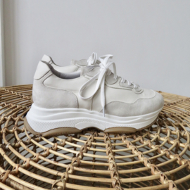 Dacey chunky sneaker in 'Off White'