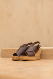 Kyra Croco sleehak espadrilles in 'Coffee'