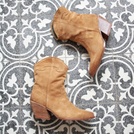 Texas Western laars in 'Cuoio' suede