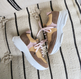 Dacey Chunky sneaker in 'Caramel'