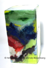 Glazen urn in pastel kleuren