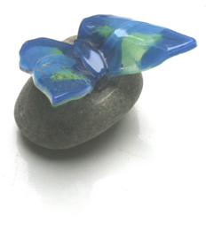 Vlinder in blauw en zeegroen glas