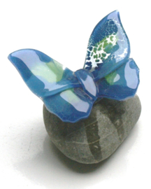 Vlinder in blauw en zeegroen glas