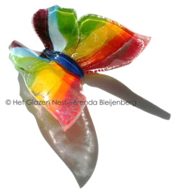 Speelse regenboog vlinder van glaskunst
