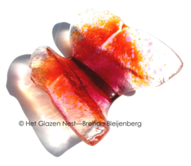 Glazen vlinder met oranje en roze accenten