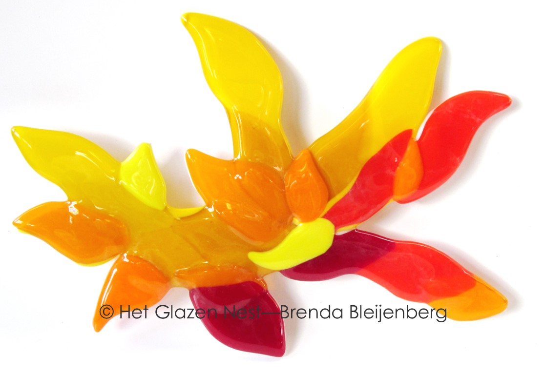 abstract figuur in geel en oranje