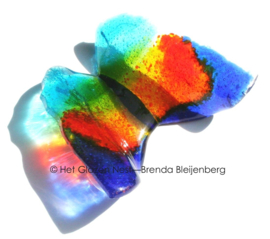 Glaskunst vlinder in speelse kleuren
