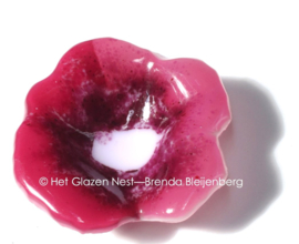 Roze bloem in glaskunst