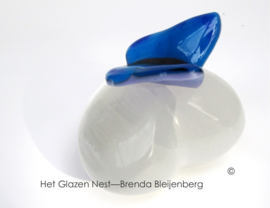 Vlindertje op hart van seleniet