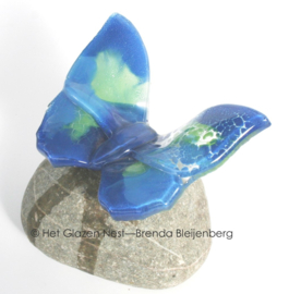 Vlinder in blauw en zeegroen glas