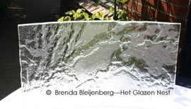 Schaal in fusing glas “blanke rechthoek met structuur”