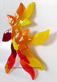 abstract figuur in geel en oranje