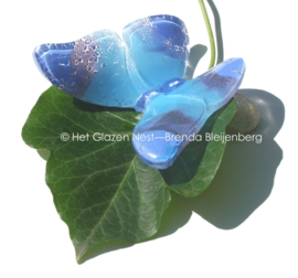 Glaskunst vlinder in lavendel en aqua kleuren
