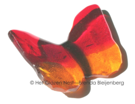 Kleine rood en oranje vlinder van glaskunst