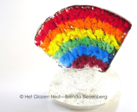 Kleine regenboog als mini urn