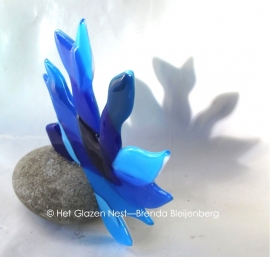 mini urn abstract mensfiguur in blauw