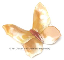 Glaskunst vlinder in zandkleuren