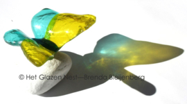 Bijzondere vlinder in geel en aqua glas