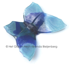 Glazen vlinder in blauw en lichtblauw