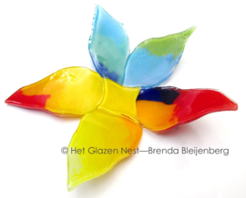 Glazen bloem in regenboogkleuren