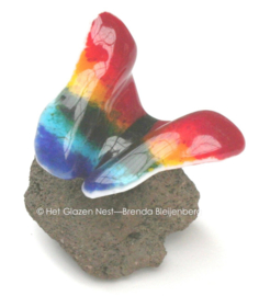 Speelse regenboog vlinder als mini urn